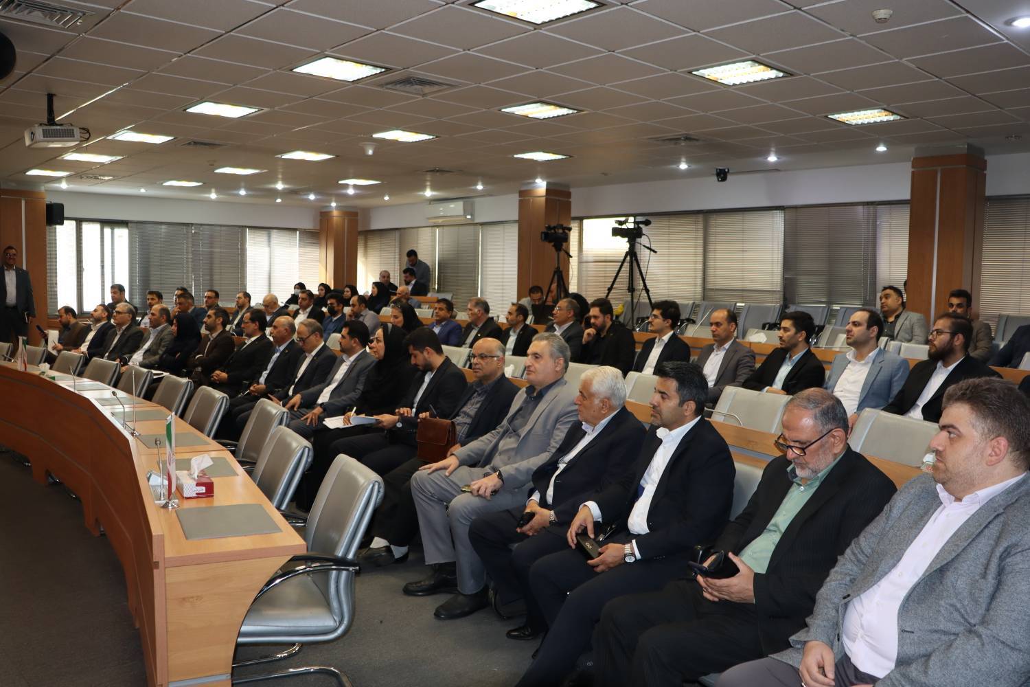 تقسیم سود ۲۱ تومانی در مجمع «وهور» تقسیم سود ۲۱ تومانی در مجمع «وهور»