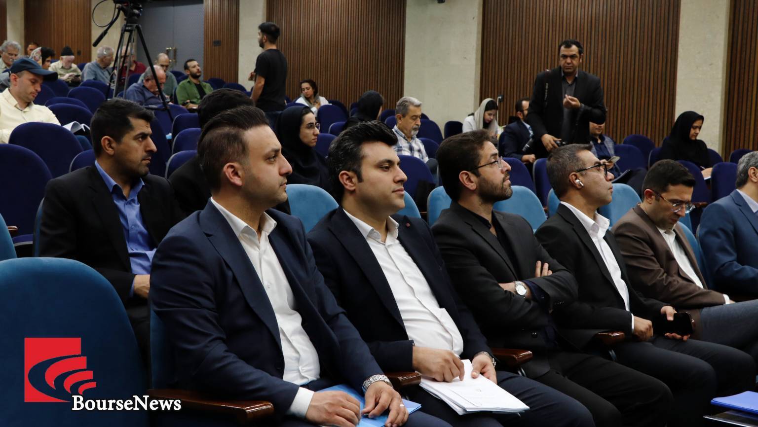 مدیرعامل «دالبر» از افزایش ظرفیت خطوط تولید تا ۵۸ درصد و کاهش دوره وصول مطالبات از ۴۲۰ به ۲۲۰ روز خبر داد مدیرعامل «دالبر» از افزایش ظرفیت خطوط تولید تا ۵۸ درصد و کاهش دوره وصول مطالبات از ۴۲۰ به ۲۲۰ روز خبر داد
