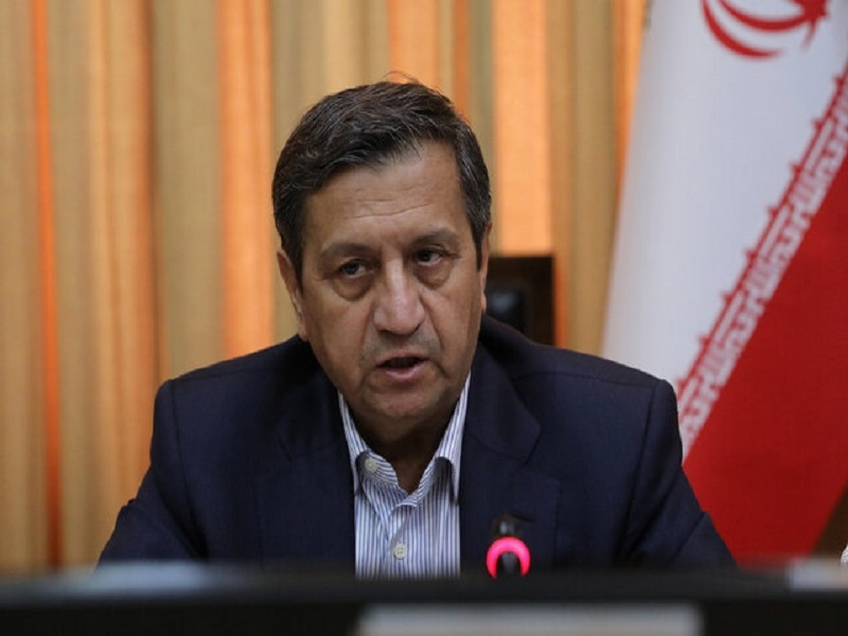 بانک‌ها همراه با کنترل نقدینگی بر تأمین مالی تولید متمرکز شوند