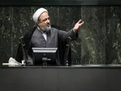 روحانی با توهین به مجلس قصد انحراف افکار عمومی را دارد
