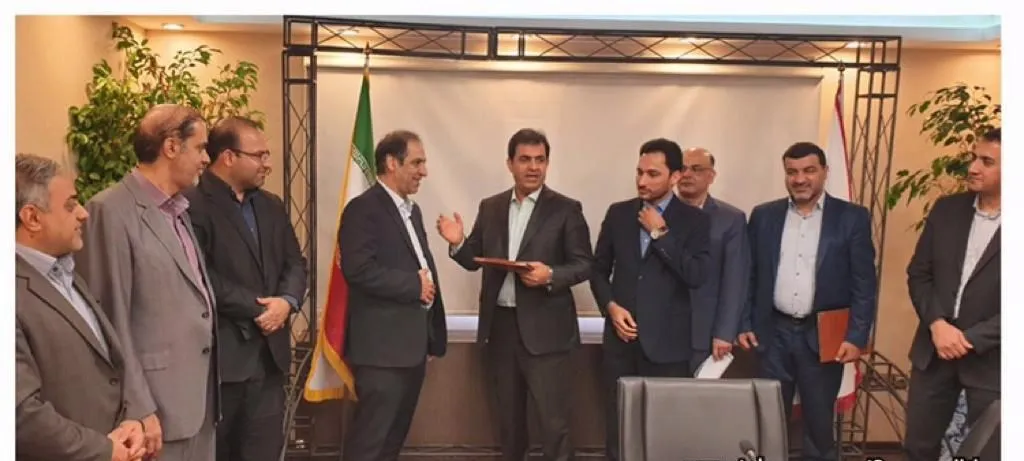 پایندگان، مدیریت  