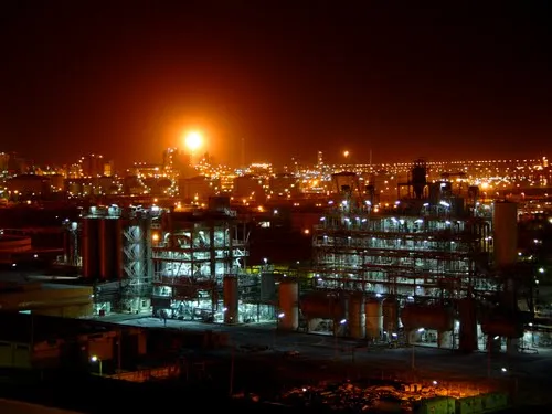 توافق موقت با پالایشگاه نفت اصفهان بر سر قیمت خوراک