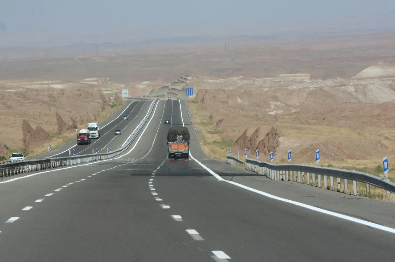 تفاهم برای ساخت 8 آزادراه جدید با شستا