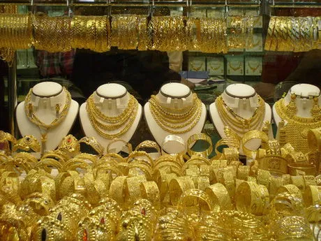 ثبات قیمت طلا و سکه در اولین روز هفته