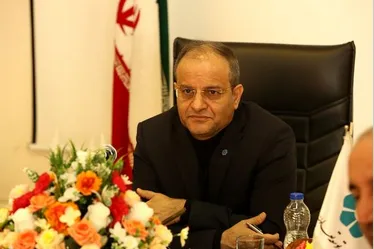 اهداء تندیس جشنواره حمایت از تولید ملی به بانک توسعه تعاون