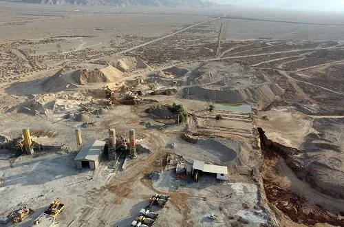 برنده نهایی مناقصه واگذاری معدن مهدی آباد مشخص می شود