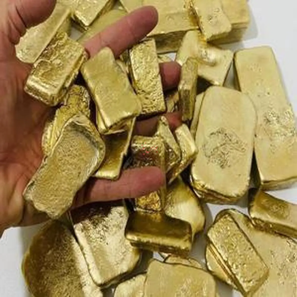 نوسانات قیمت جهانی طلا - ۷ اسفند ۱۴۰۳