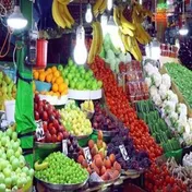 قیمت این میوه‌ها همچنان در آسمان است