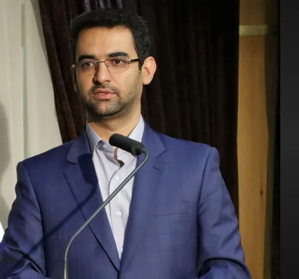آینده بهتر ایران در گرو فعالیت فعالان حوزه فناوری است