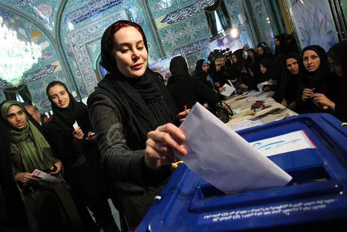 عکس/ رأی دادن بازیگر معروف