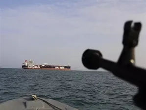 تنگه هرمز بسته شد
