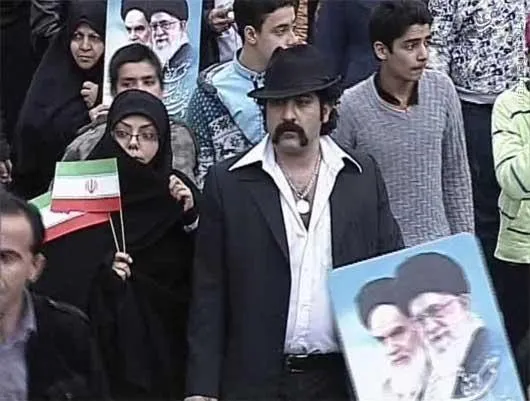 یک داش مشتی در راهپیمایی 22 بهمن