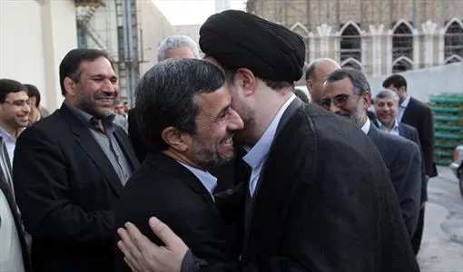 دیدار احمدی نژاد با سید حسن خمینی