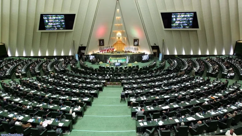 عدم توافق بین دولت و مجلس برای سهمیه‌بندی سوخت