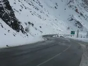 بارش برف و باران در محورهای مواصلاتی ۲۰ استان