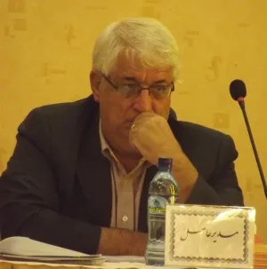 شیشه همدان به هر سهم 700 ریال سودنقدی داد
