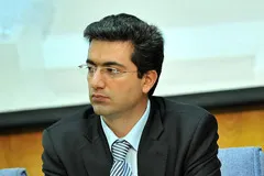 تأثیر افت بهای نفت بر صنایع/  در ایران بر خلاف دنیا نفت و بنزین ارزان نمی شود !