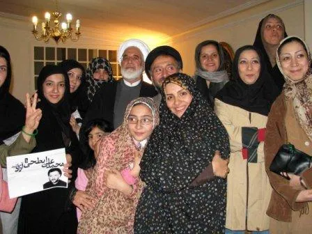 دیدار کروبی با خانواده ابطحی / عکس