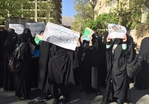 دانشجویان تعطیلی سفارت عربستان را خواستار شدند