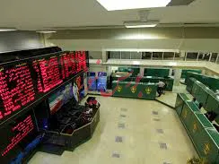 اوراق بهادار و سپرده‌های بانکی رقیب یکدیگر