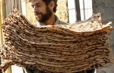 ابر و باد و مه و خورشید و فلک درکارند تا که سودی در بورس به دست نیاوری !