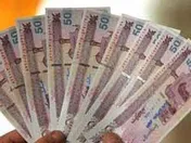 کاهش ارزش پولی ملی و افزایش تورم داخلی