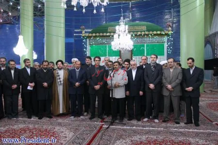 بجای حسن وعلی خمینی، كاندیدای ردصلاحیت شده به استقبال دولت آمد+عكس