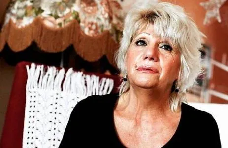 زن یونانی که اسیر شهوت صدام شد +عکس