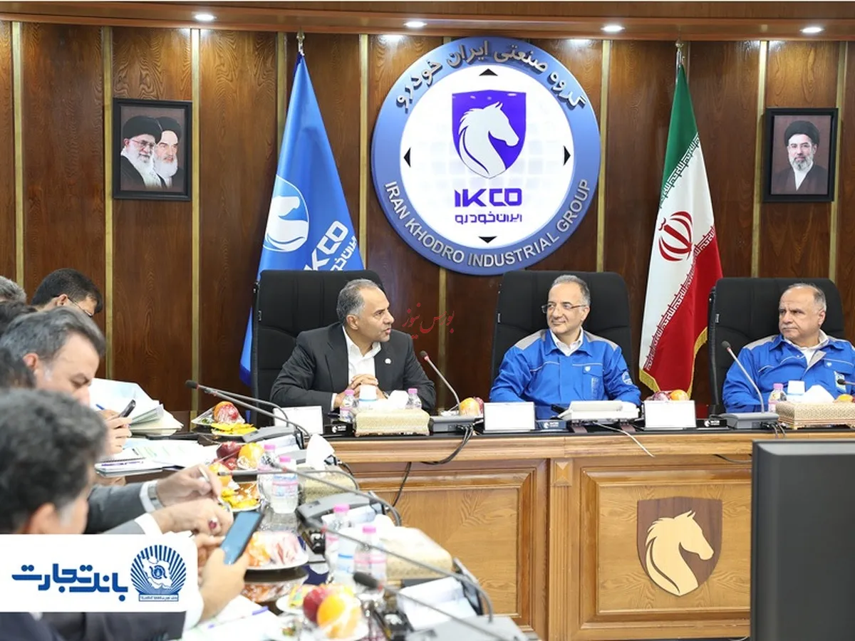 اخلاقی: بانک تجارت در کنار صنعت خودروسازی کشور ایستاده است