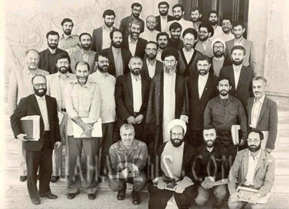 یک عکس تاریخی و دیدنی  از انقلابیون  به بهانه دهه فجر