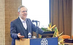 بـازآرایی تقسیم کـار در تیم اقتصـادی