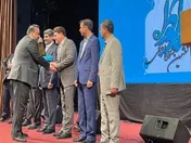 تجلیل از مدیرعامل پتروشیمی شازند در دانشگاه تهران