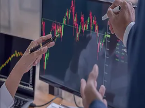 بازار بورس در محاصره آتش انتظارات تورمی و تیغ نرخ بهره