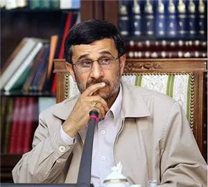 سرنوشت احمدی‌نژاد برای به پایان بردن ریاست‌جمهوری به عملكرد خودش بستگی دارد