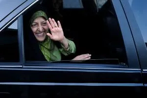 آیا دولت «ابتکار» خود را از دست می دهد؟ / توهین مشاور ابتکار به وزیر بهداشت