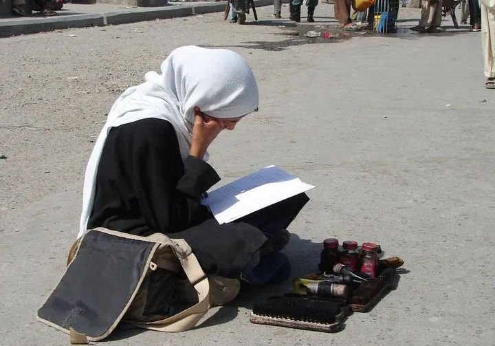 عکس/ دانشجوی دختر واکسی!