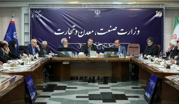 نشست صاحبان صنایع با وزیر صنعت،معدن و تجارت