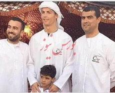 رونالدو و پسرش در لباس عربی!