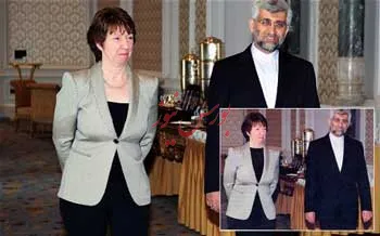 واکنش سخنگوي اشتون به فتوشاپ رسانه های ایران: يقه لباس خانم اشتون باز نبود