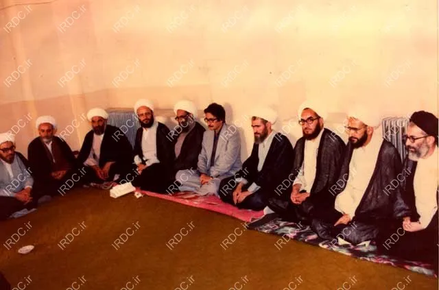 آیت الله مشکینی و بنی صدر (عکس)