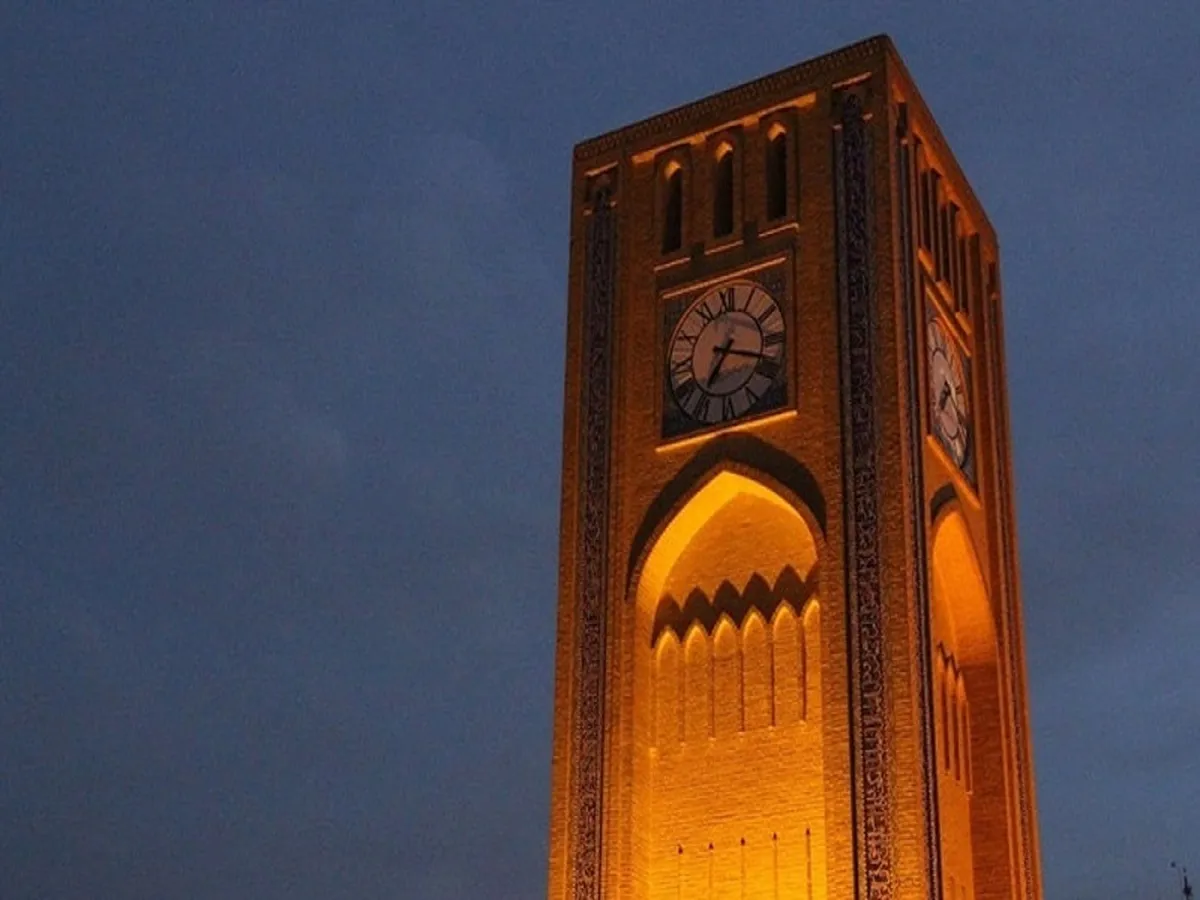 هر آنچه باید در مورد میدان ساعت یزد بدانید