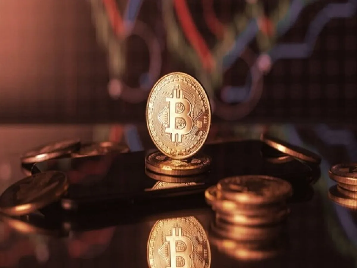افت قیمت بیت کوین به دنبال افت بازار سهام آمریکا