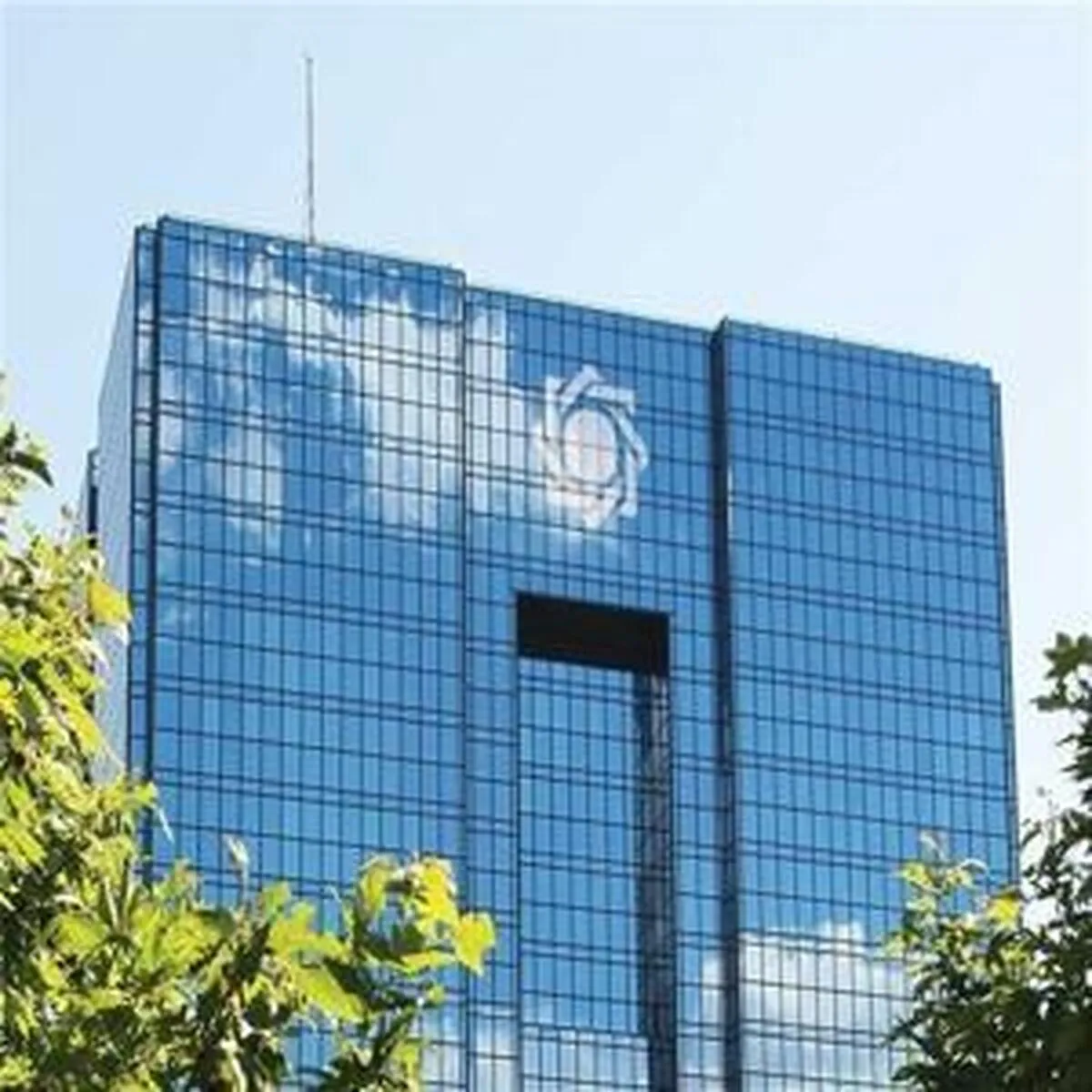 آیا اینجا بانک مرکزی است یا فروشگاه طلا؟