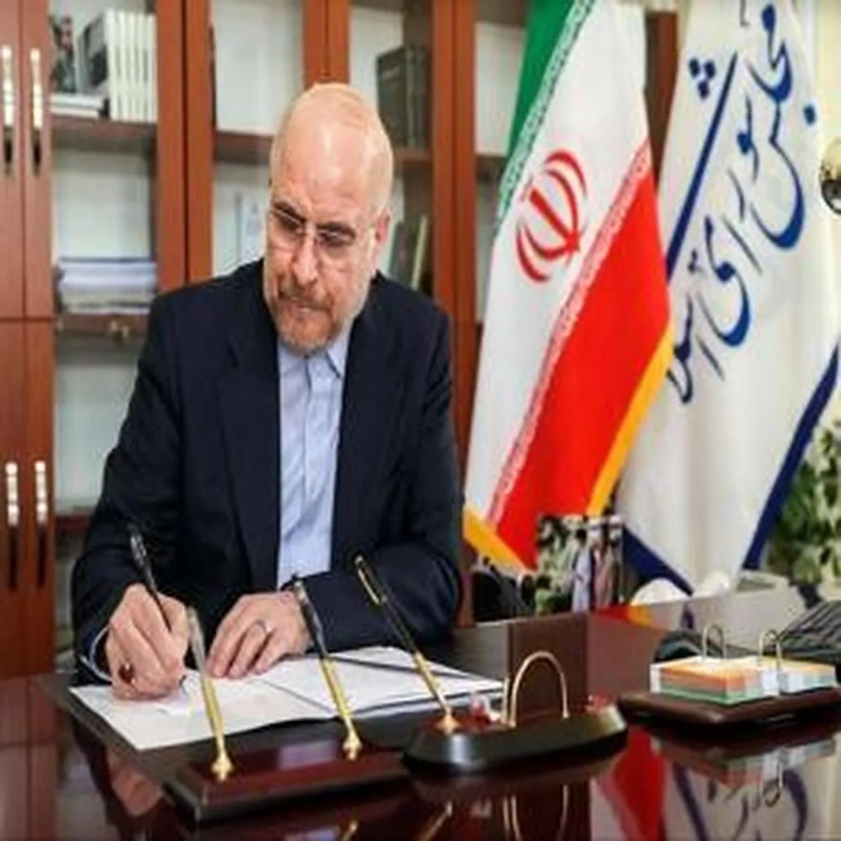 قالیباف قانون جدید پرداخت فوق‌العاده خاص را به مرحله اجرا درآورد