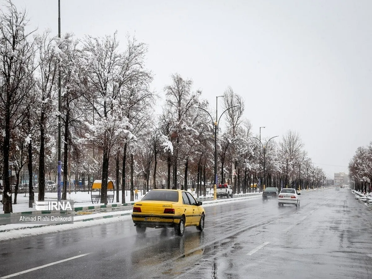 بارش برف و باران در جاده‌های ۱۲ استان