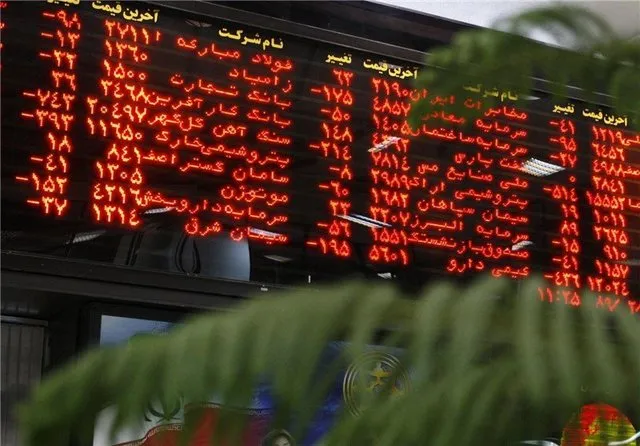 چکش رانت بر سر اقتصاد با خروج کالاها از بورس/ رانت دلار 4200 تومانی بورس را بدنام کرد