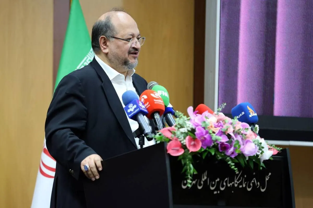 رسالت هلدینگ خلیج‌فارس، خلق آینده صنعت پتروشیمی ایران است/ قاچاق مواد پلیمری چالش جدی صنعت پتروشیمی کشور