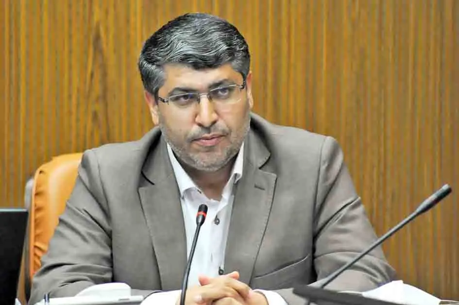 دولت به پول فروش نفت نیاز دارد