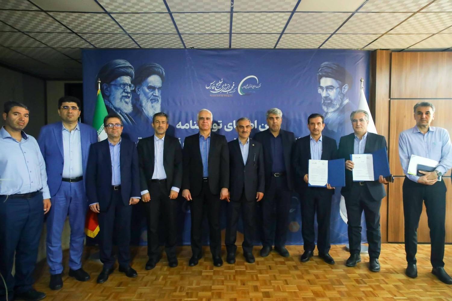 فجر انرژی در مسیر بازگشت کامل به مدار؛ دومین قرارداد بازسازی نیروگاهها به امضا رسید/ «فجر»، برق اتمی را به پتروشیمی آورد فجر انرژی در مسیر بازگشت کامل به مدار؛ دومین قرارداد بازسازی نیروگاهها به امضا رسید/ «فجر»، برق اتمی را به پتروشیمی آورد