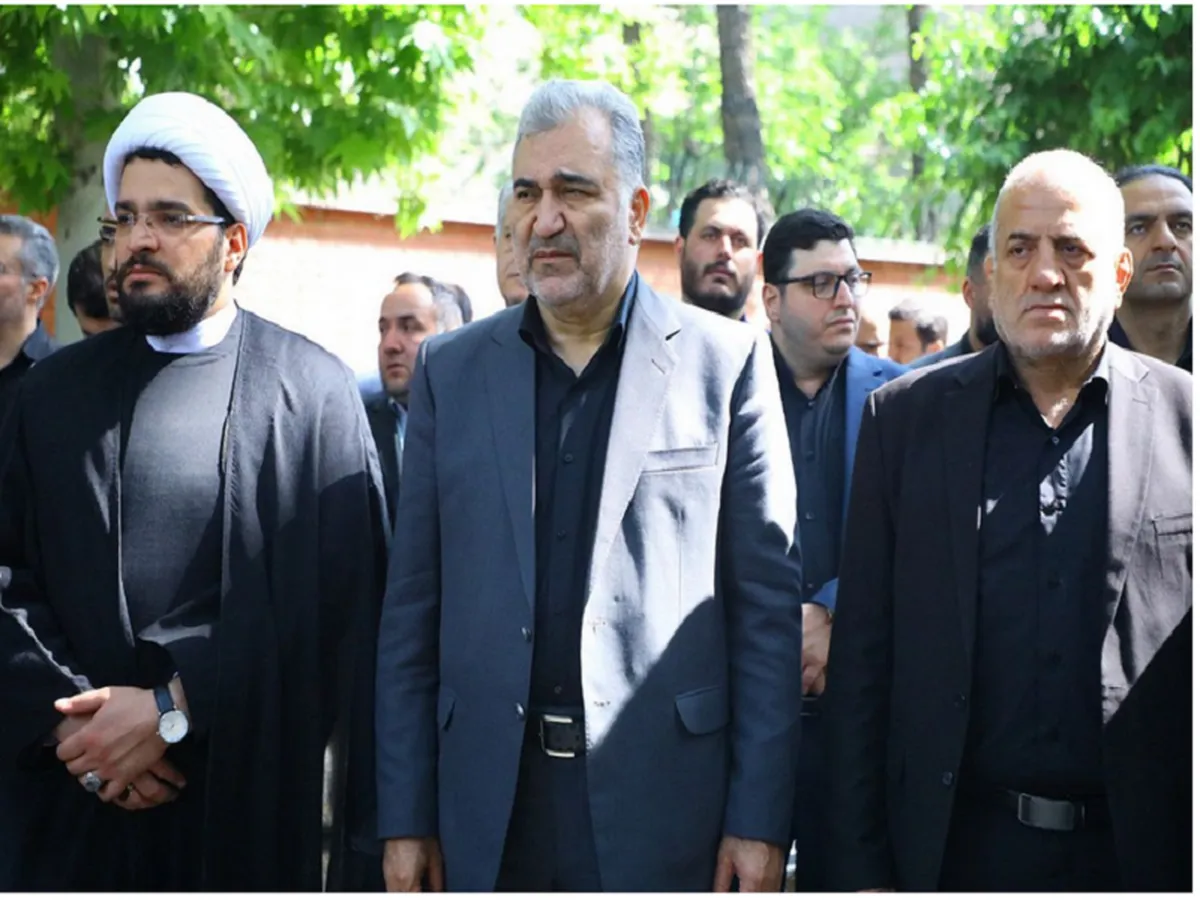 حضور سرپرست بانک دی در مراسم تشییع پیکر رئیس جمهور و دیگر شهدای خدمت